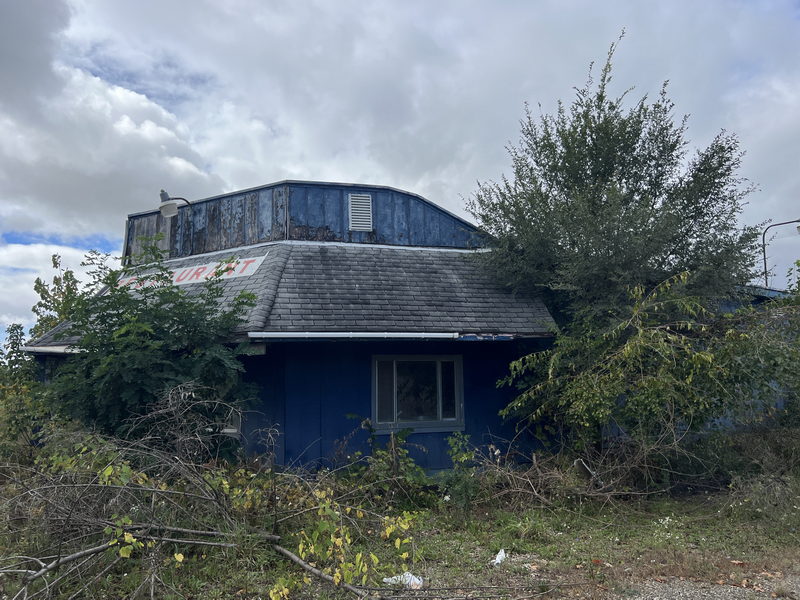 Blue Rooster Restaurant (Pink Panther) - October 8 2023 (newer photo)